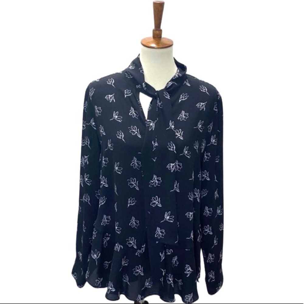 Vince Camuto black floral blouse  sz Lg